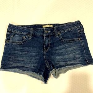 Cute 2.1 Denim brand short shorts size 28